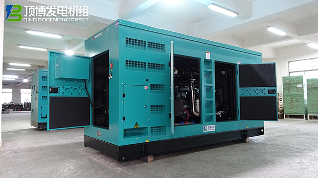 頂博柴油發(fā)電機(jī)組：企業(yè)工廠穩(wěn)定運(yùn)行的堅(jiān)實(shí)后盾，高效智能引領(lǐng)行業(yè)新篇章
